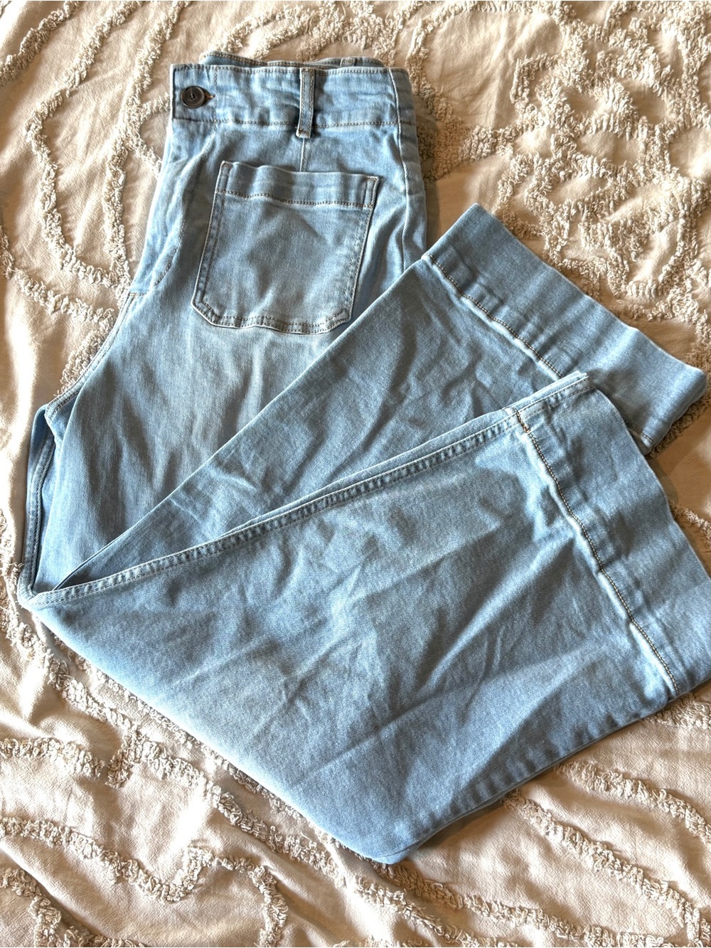 Light Denim Button-Fly Front Pocket Jeans - Pale Blue